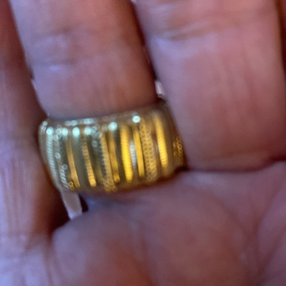 Beautiful ring done in 14k overlay gold with cubic Zirconia Size 6 New no tags - Picture 3 of 9